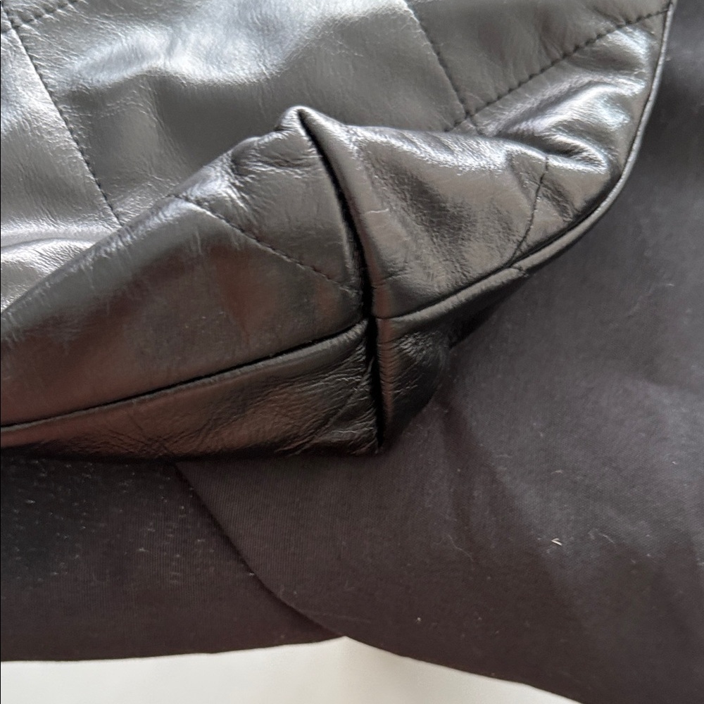 Chanel Black Quilted Shoulder Bag with Gold Accents - Picture 8 of 10